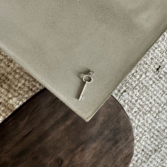 TIFFANY & CO KEY 🔑 - Picture 2 of 5